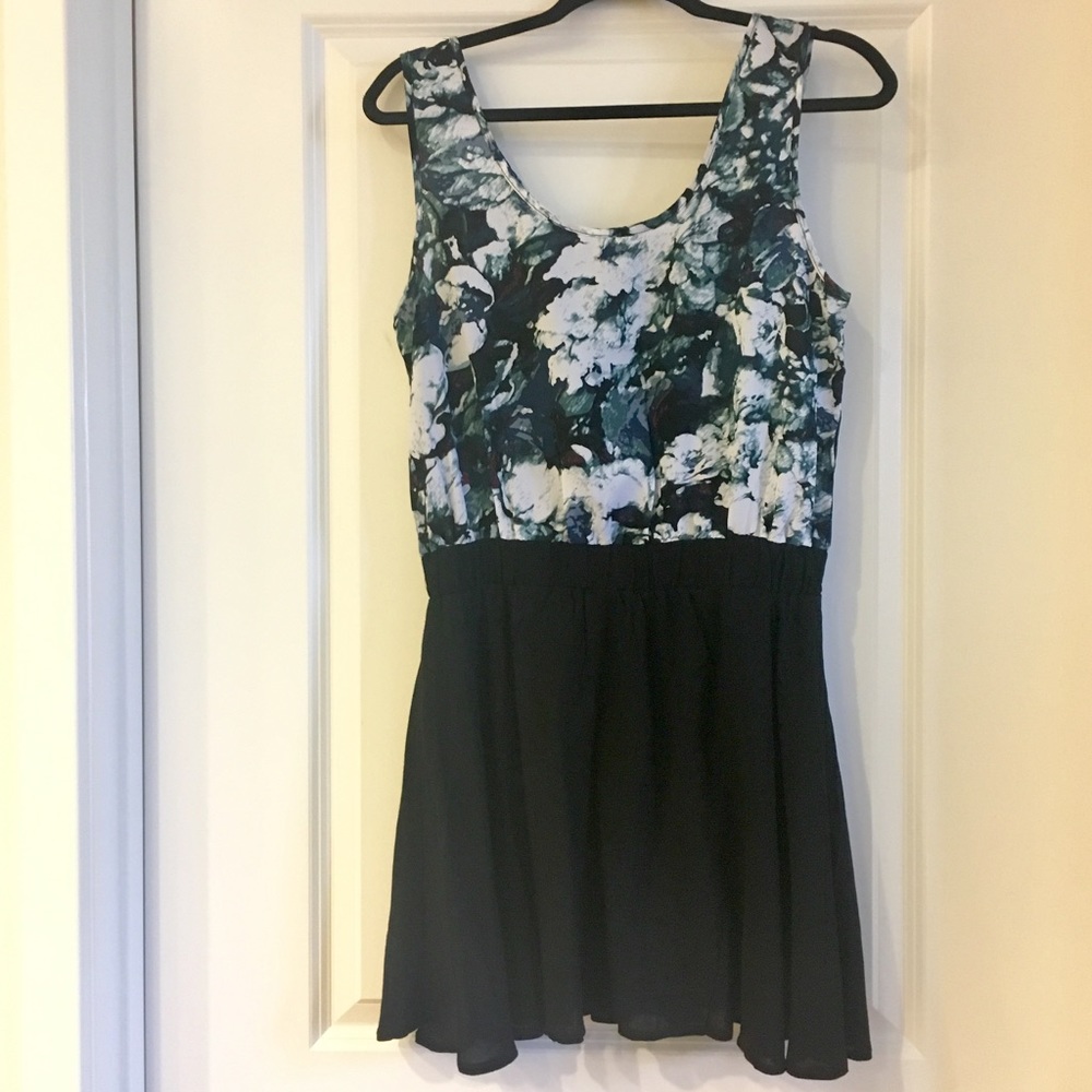 Floral Watercolor Design Swoon Boutique Dress | size large